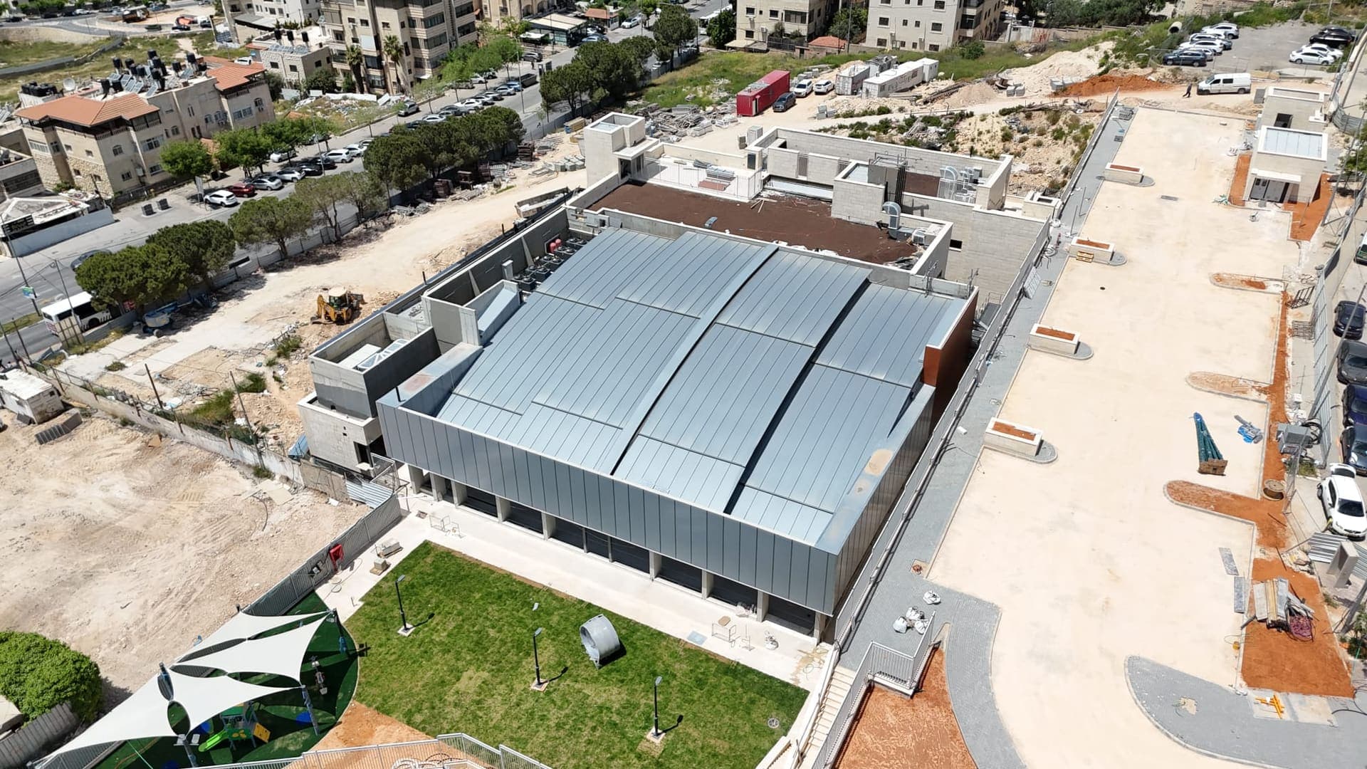 Beit Hanina Motorized Enclosure